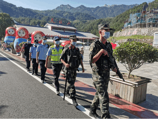 多部門聯合執(zhí)法  保障游客出行安全426.png